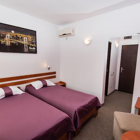 Hotel Alexis Kaloşvar Dış mekan fotoğraf