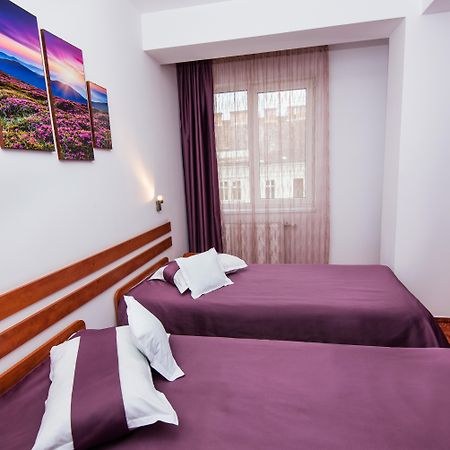 Hotel Alexis Kaloşvar Dış mekan fotoğraf
