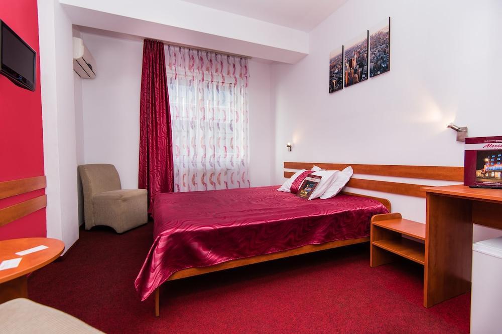 Hotel Alexis Kaloşvar Dış mekan fotoğraf