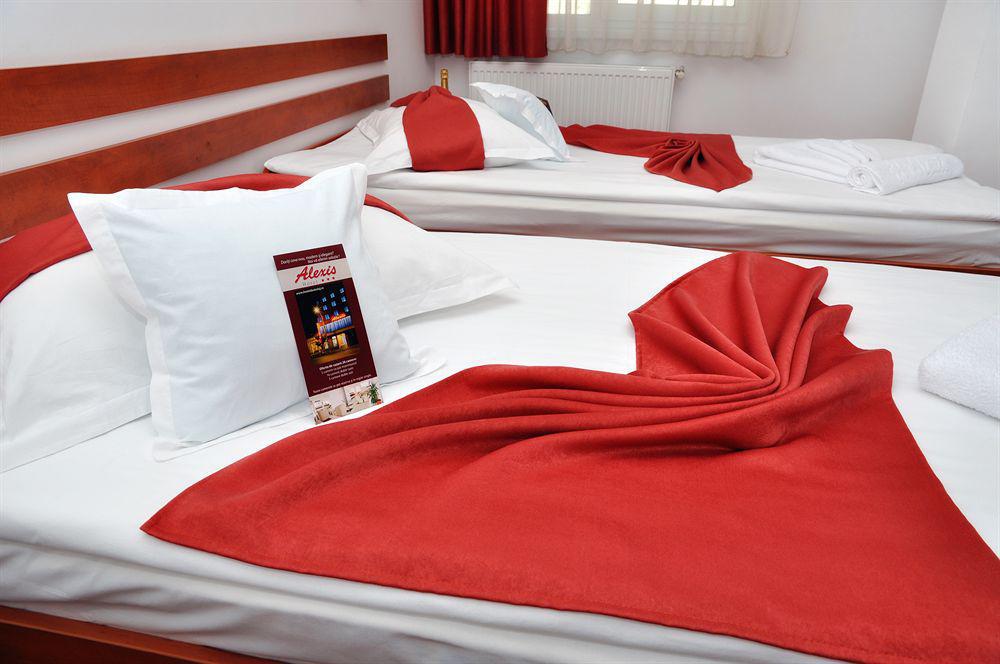 Hotel Alexis Kaloşvar Dış mekan fotoğraf