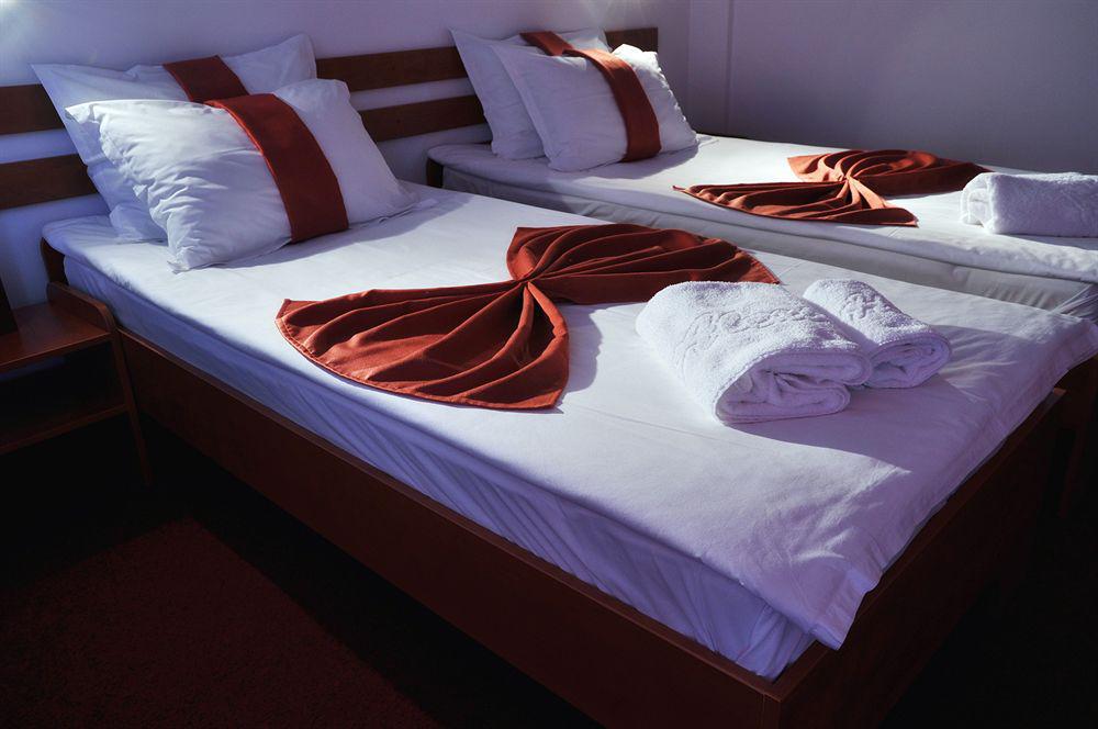 Hotel Alexis Kaloşvar Dış mekan fotoğraf
