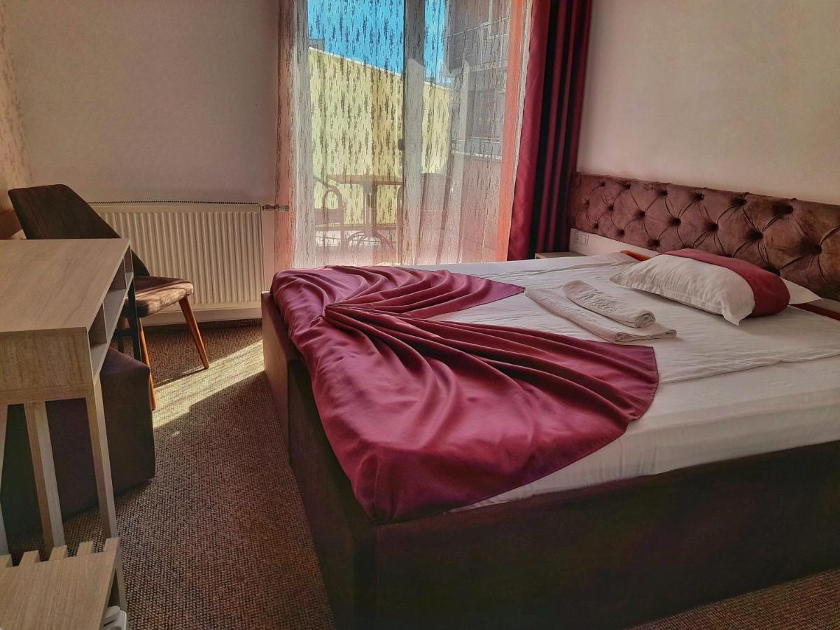 Hotel Alexis Kaloşvar Dış mekan fotoğraf