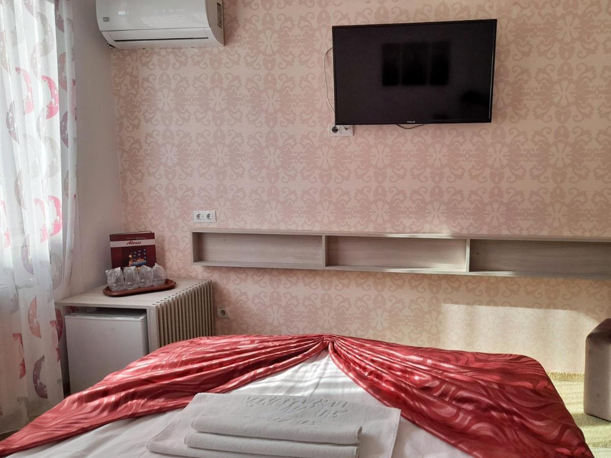 Hotel Alexis Kaloşvar Dış mekan fotoğraf