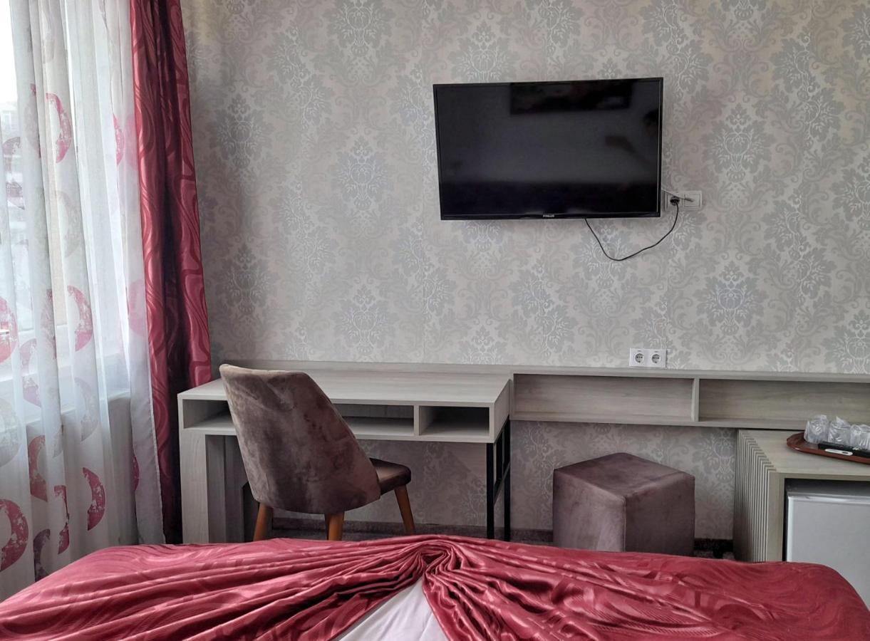 Hotel Alexis Kaloşvar Dış mekan fotoğraf