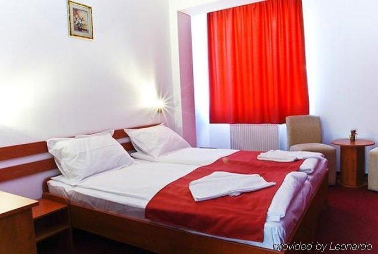 Hotel Alexis Kaloşvar Dış mekan fotoğraf