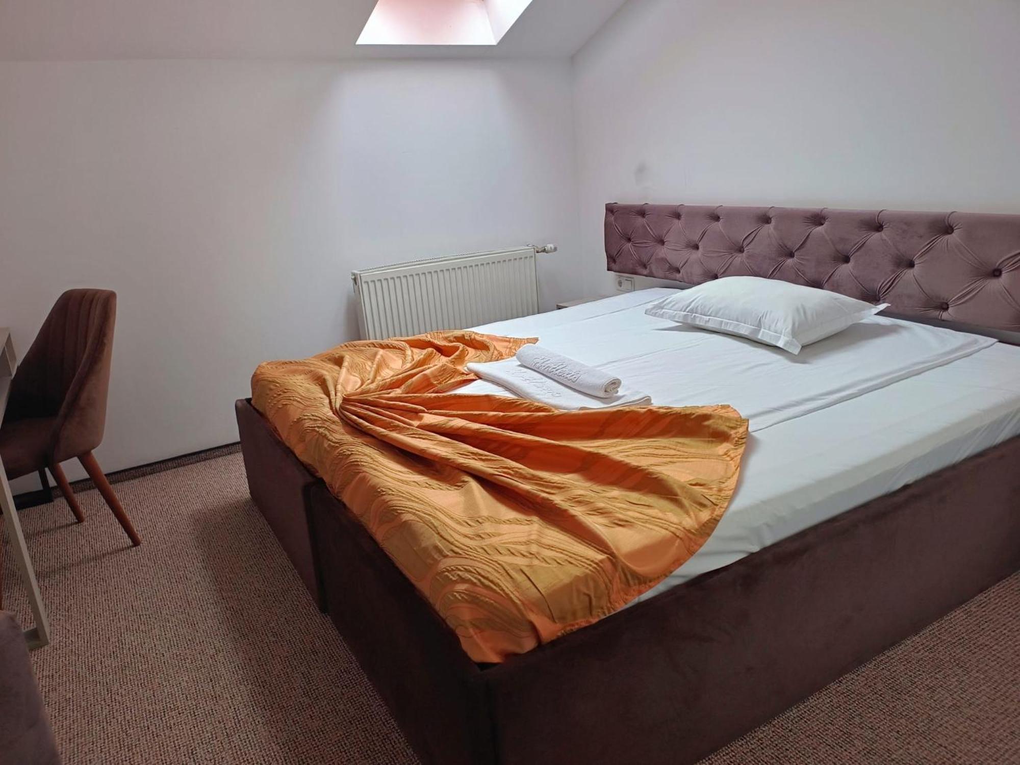 Hotel Alexis Kaloşvar Dış mekan fotoğraf