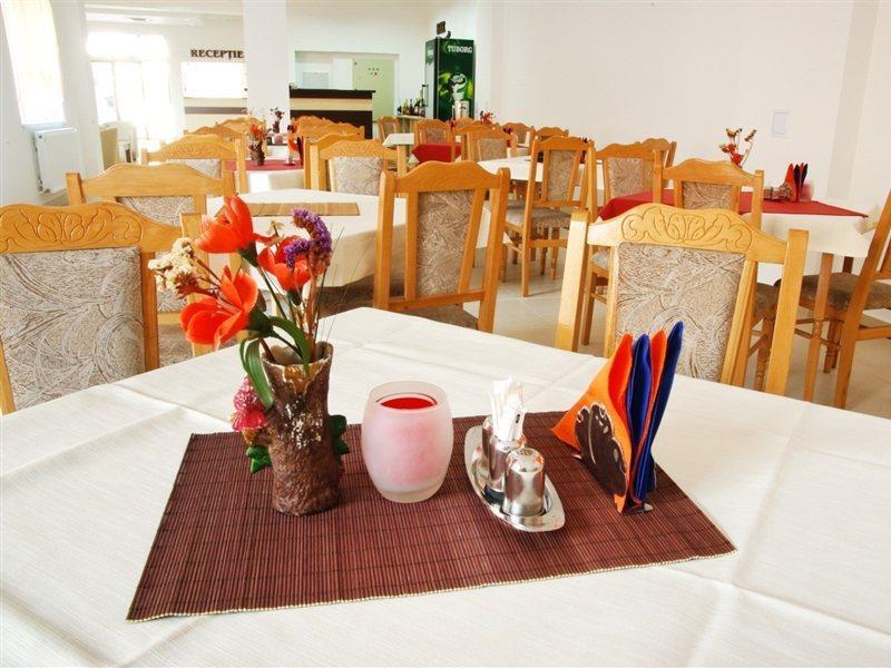 Hotel Alexis Kaloşvar Dış mekan fotoğraf