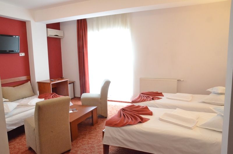 Hotel Alexis Kaloşvar Dış mekan fotoğraf