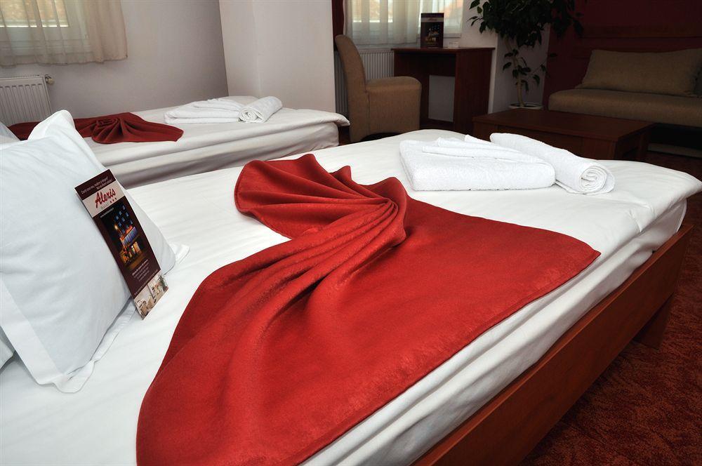 Hotel Alexis Kaloşvar Dış mekan fotoğraf