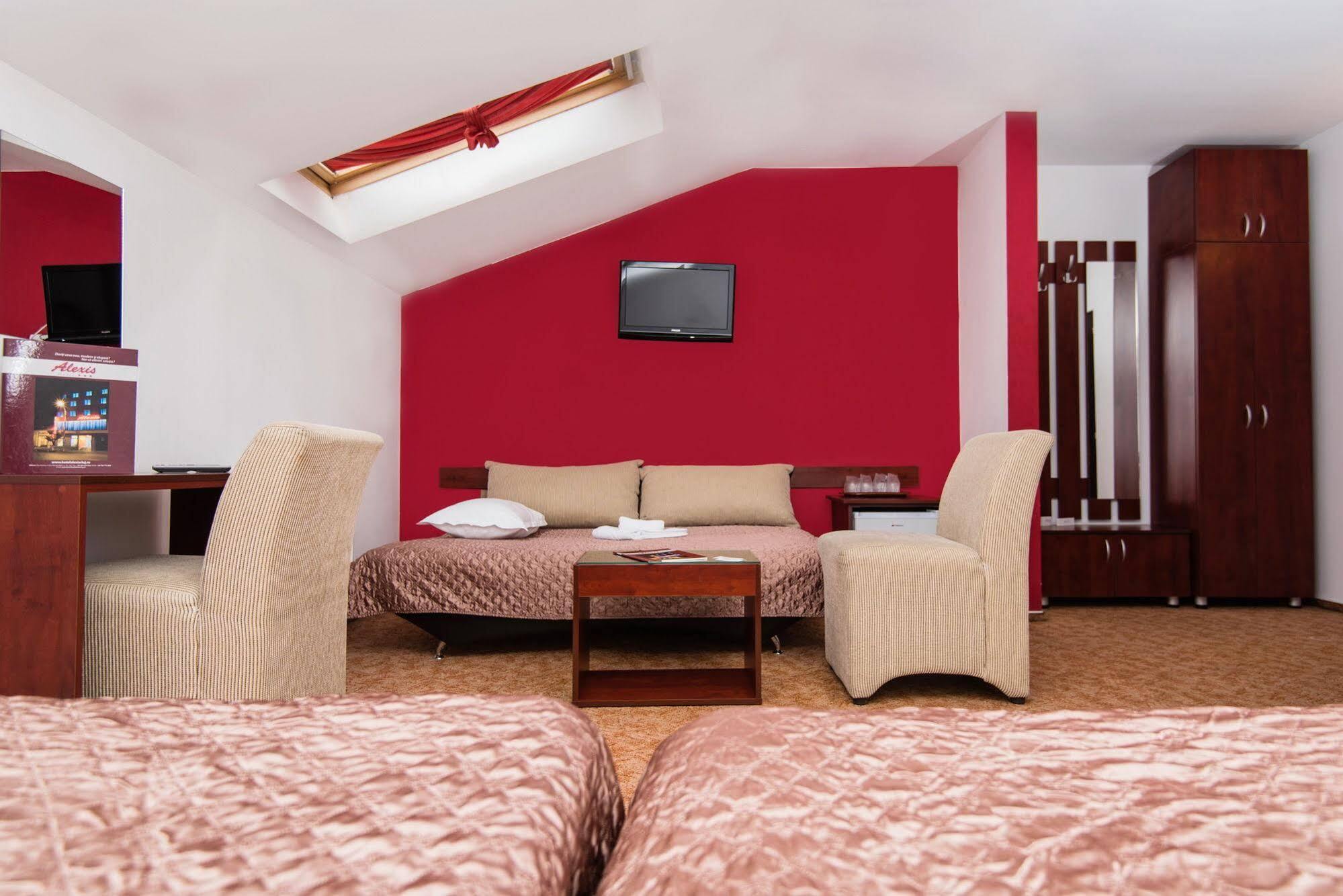 Hotel Alexis Kaloşvar Dış mekan fotoğraf